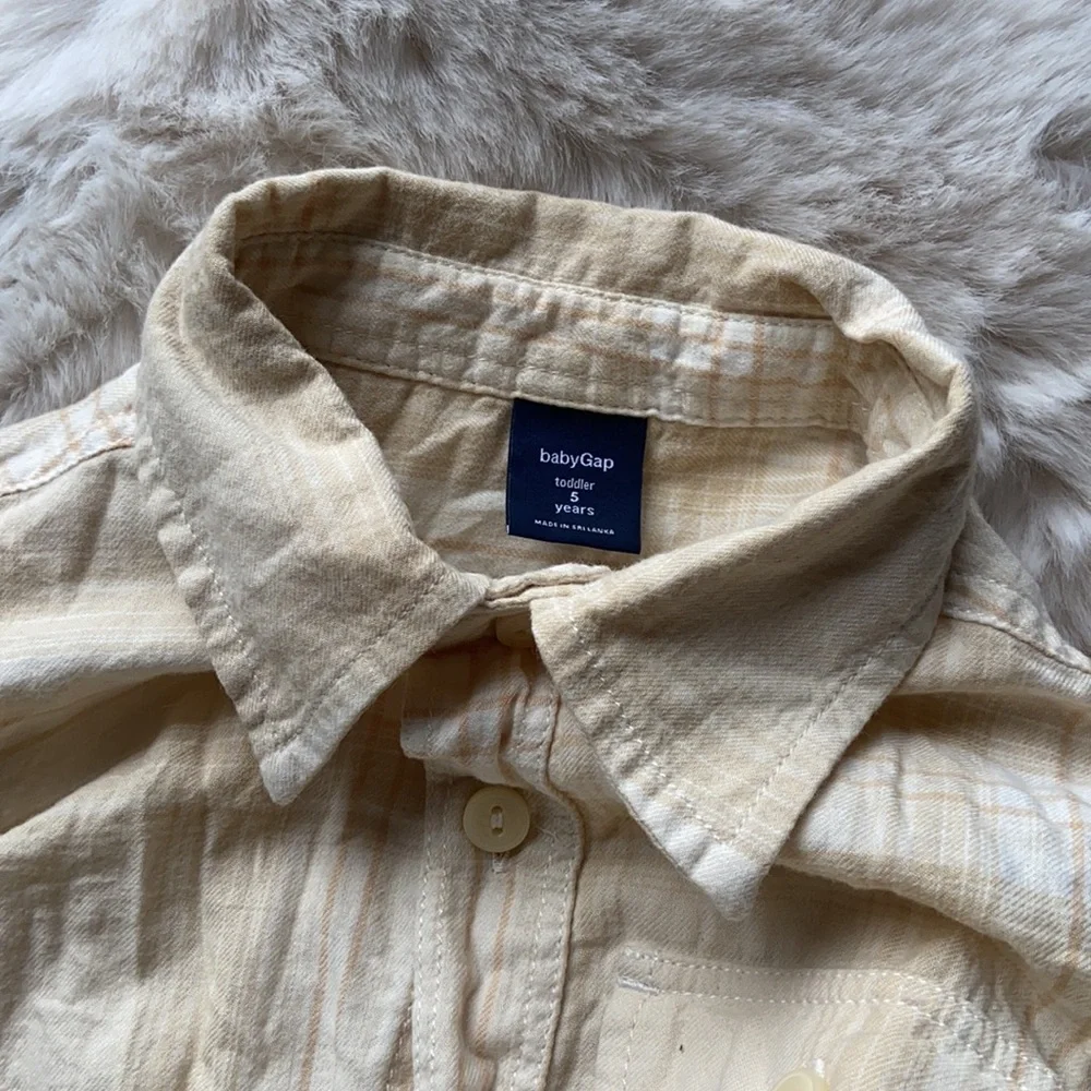 Gap kids cream plaid button down shirt minimalist neutral spring colors boys 5T
